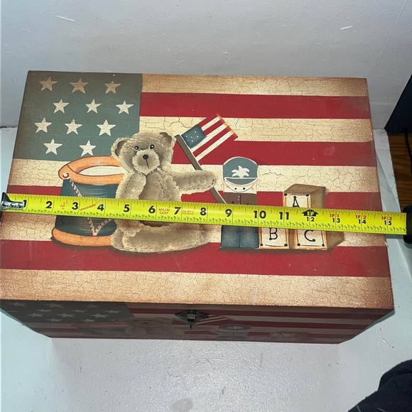 Antique Kids Chest/Toy Box - Picture 5 of 8